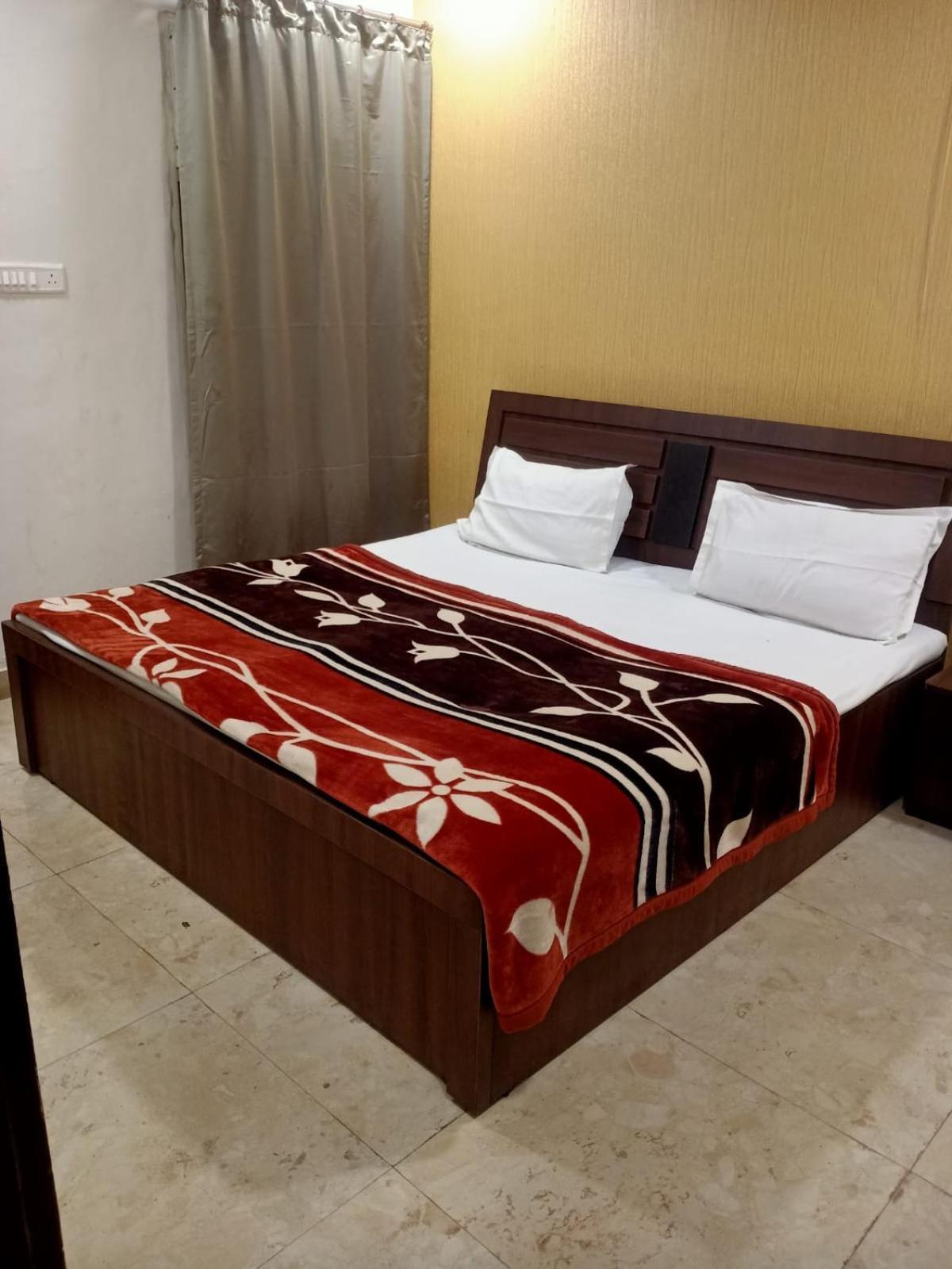 Sapphire Palace 3 Hotel Jaipur Ngoại thất bức ảnh