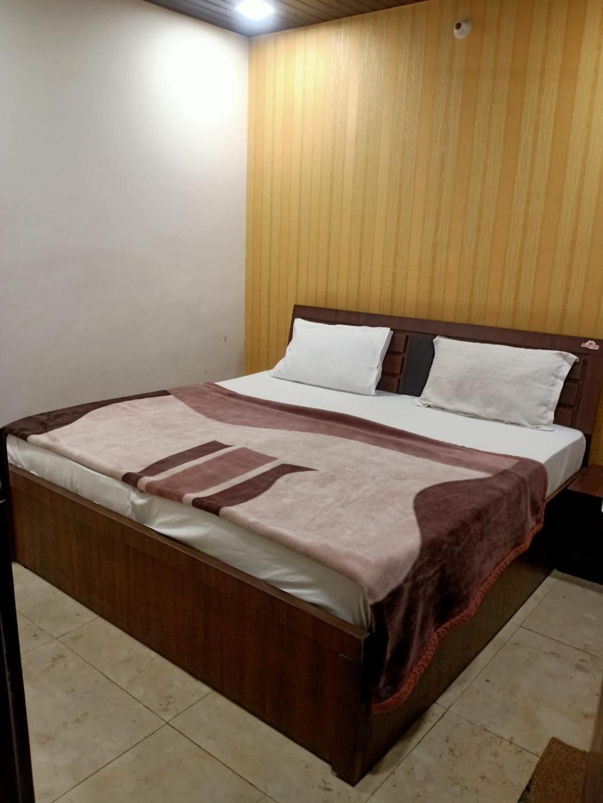 Sapphire Palace 3 Hotel Jaipur Ngoại thất bức ảnh