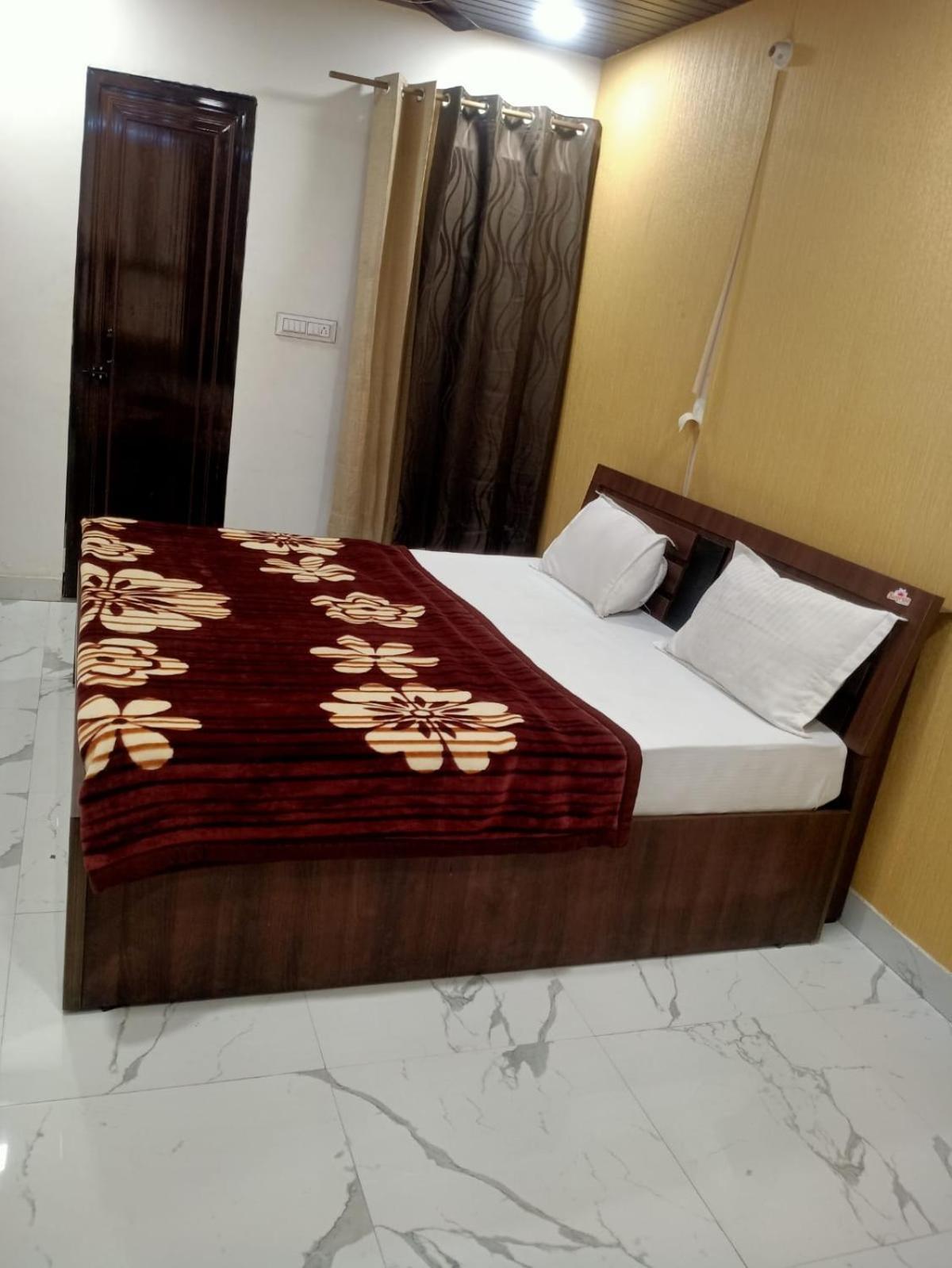 Sapphire Palace 3 Hotel Jaipur Ngoại thất bức ảnh