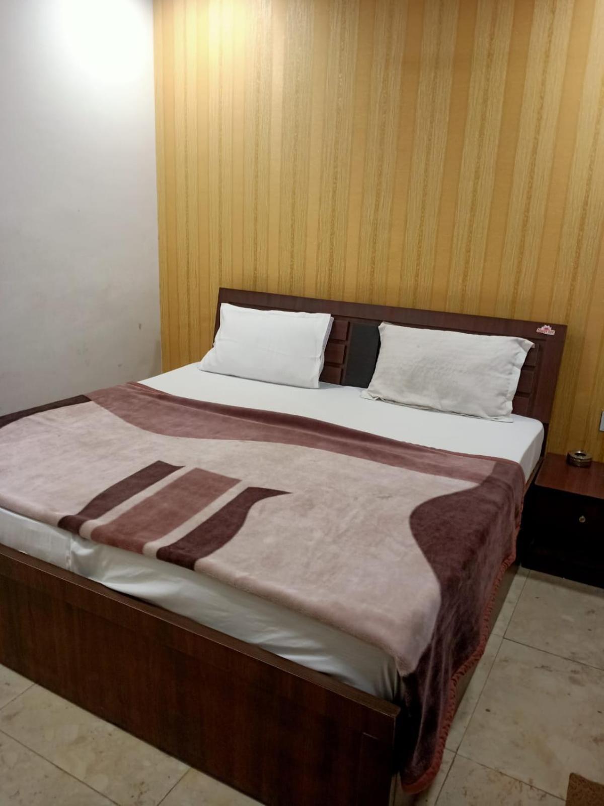 Sapphire Palace 3 Hotel Jaipur Ngoại thất bức ảnh