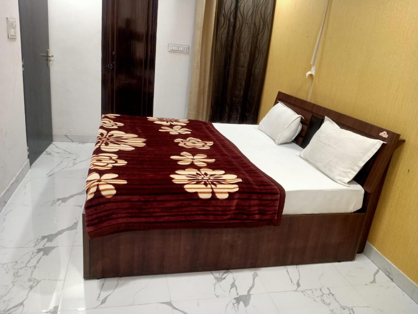 Sapphire Palace 3 Hotel Jaipur Ngoại thất bức ảnh