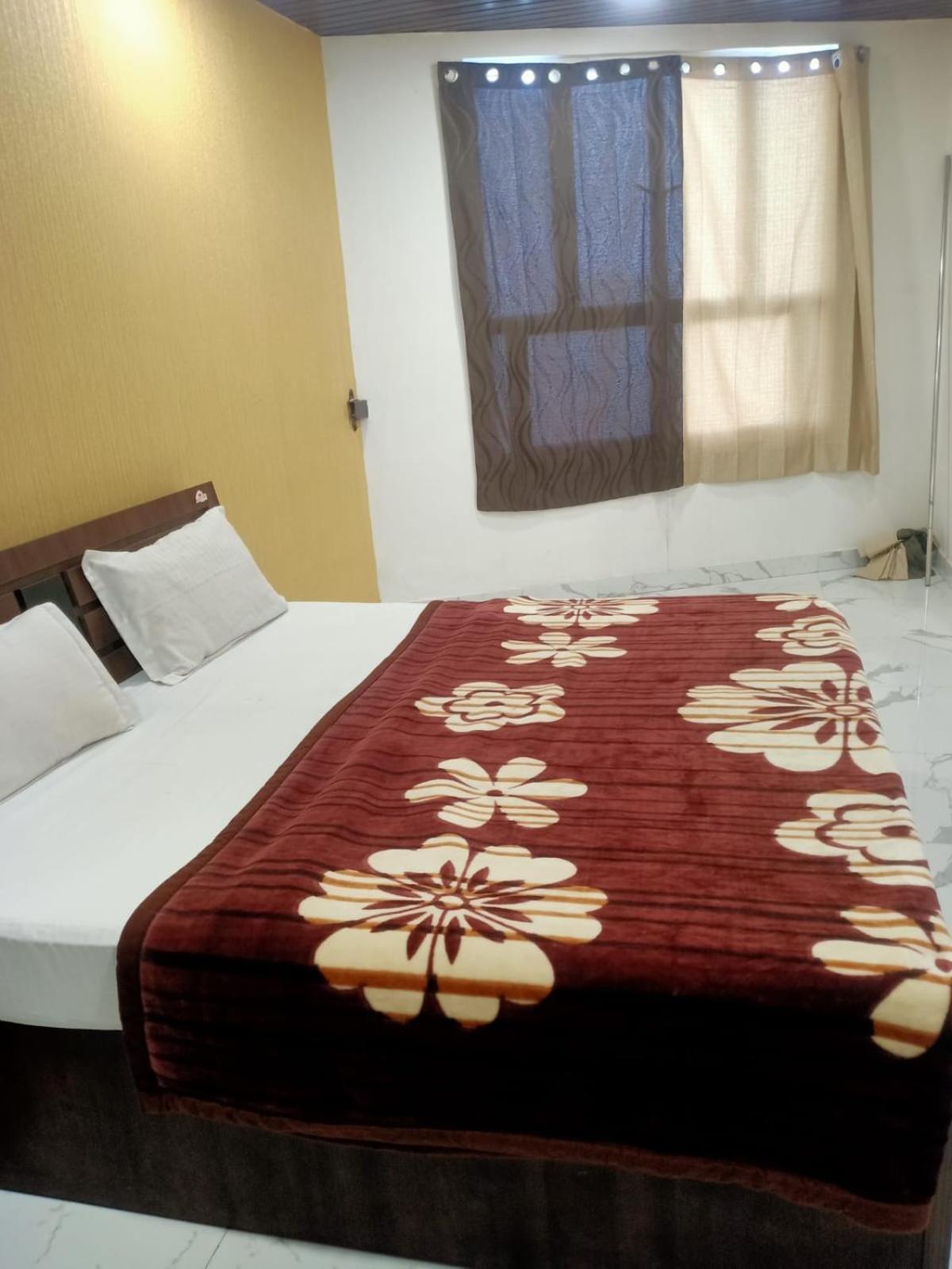 Sapphire Palace 3 Hotel Jaipur Ngoại thất bức ảnh
