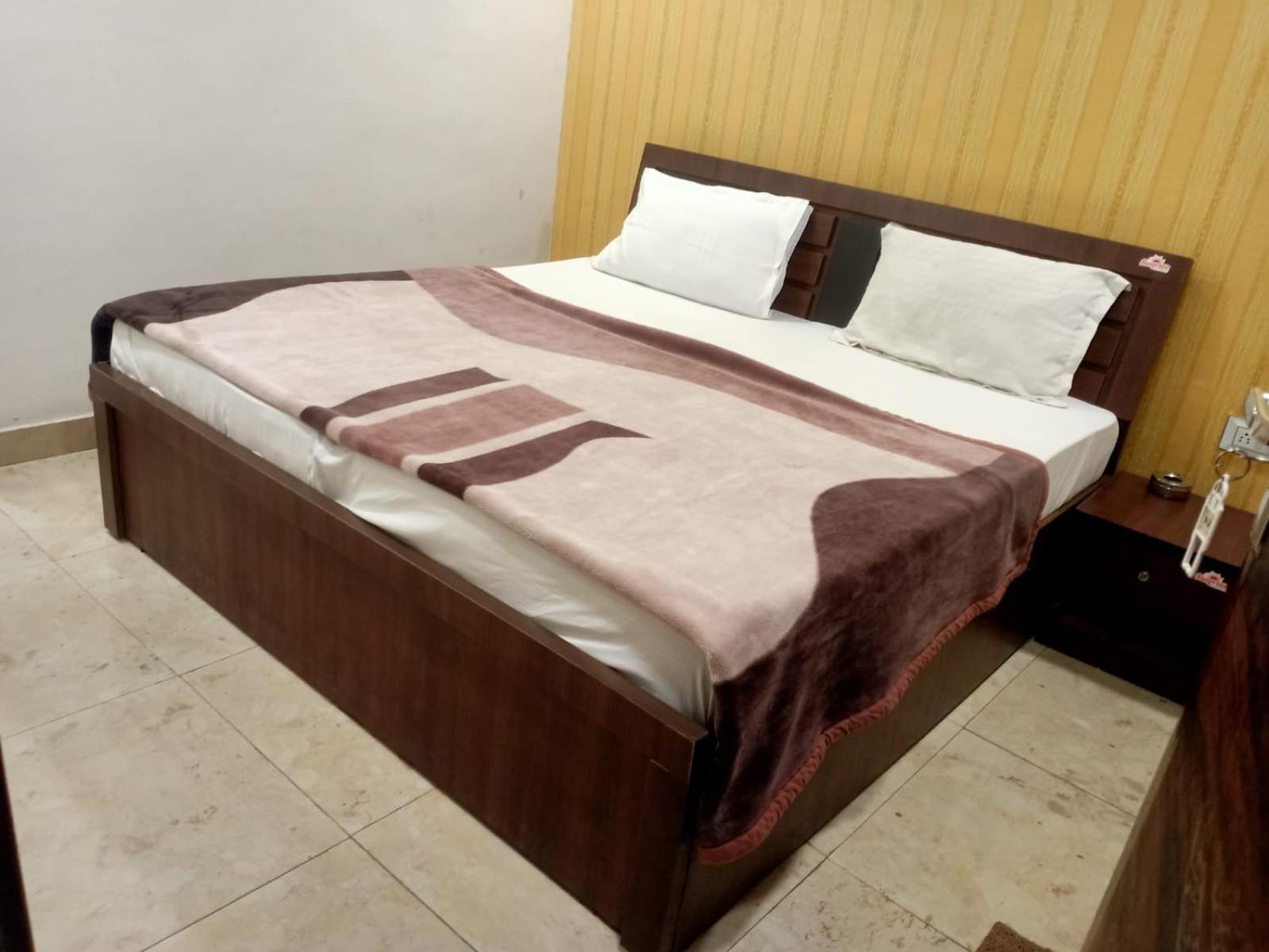 Sapphire Palace 3 Hotel Jaipur Ngoại thất bức ảnh